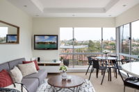 Waterside Mosman Bay Apartment w Stunning Views - Internet Find