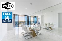 Waterview 3BR modern apartment near Harbour Town - Waterpoint - Click Find