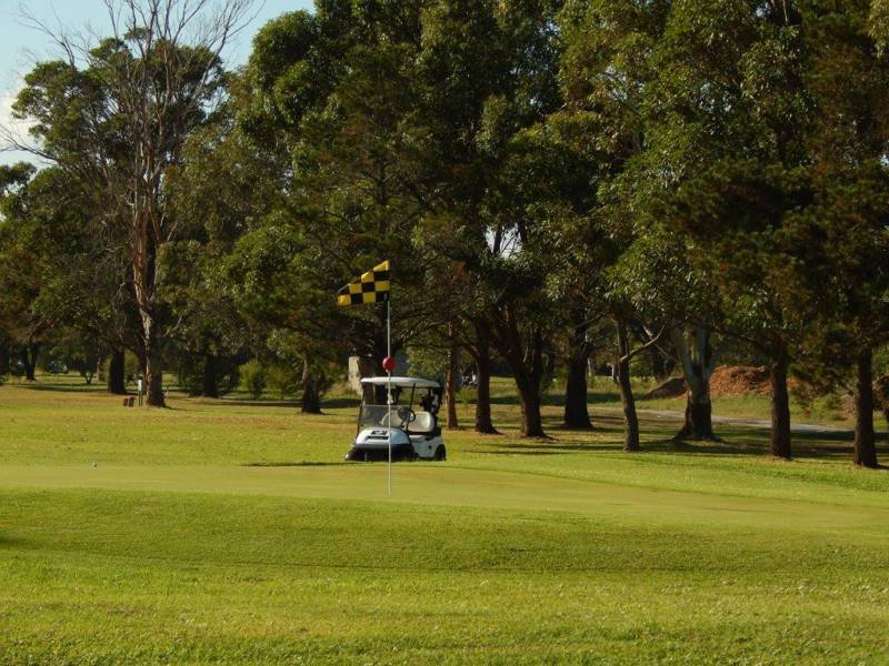 Tanilba Bay Golf Club - Suburb Australia