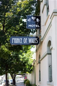 Prince of Wales Motor Inn - Click Find