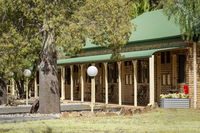 Overlander Homestead Motel - Petrol Stations