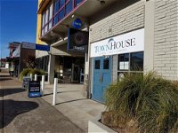 Burnie Central Townhouse Hotel - Renee