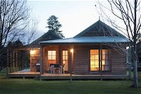 Beechworth Cedar Cottages - Click Find
