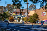 Aussie Settler Motel - Petrol Stations