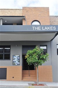 The Lakes Hotel