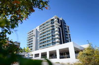 Oaks Gladstone Grand Hotel - Click Find