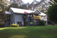 Lakeshore Lodge - Qld Realsetate