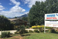 Bogong Moth Motel - Click Find