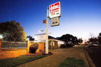 Golden Chain Aalana Motor Inn - Internet Find