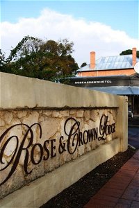 Rose  Crown Hotel - Internet Find