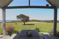 Bear Gully Coastal Cottages - Click Find