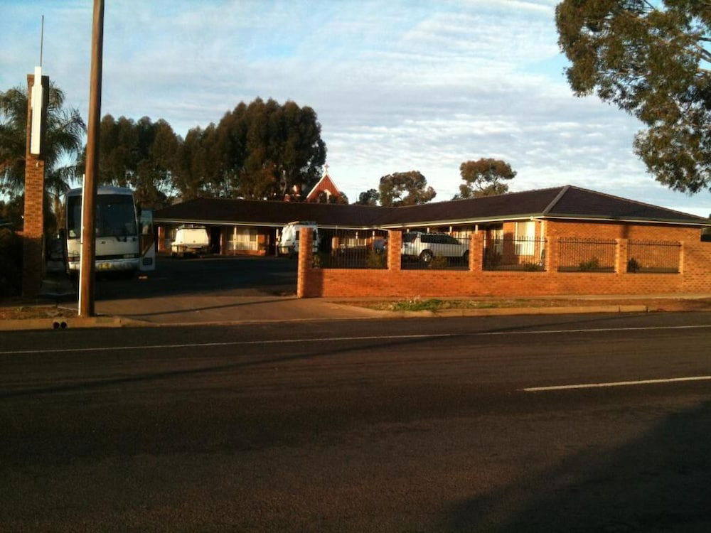 Cobar Town And Country Motor Inn - thumb 0