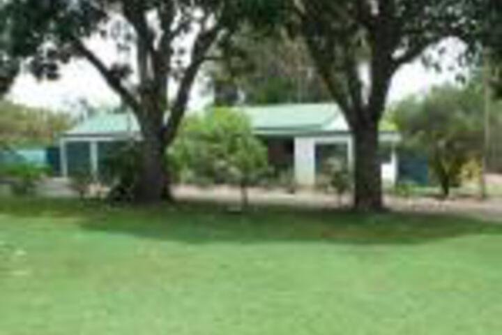 Bungadoo Country Cottage
