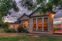Acacia Bed  Breakfast - Click Find