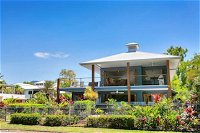 Reeflections Beachfront Holiday House - Internet Find
