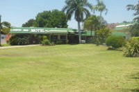 Country Road Motel - Petrol Stations