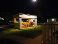 Jacaranda Motel  Holiday Units - Internet Find