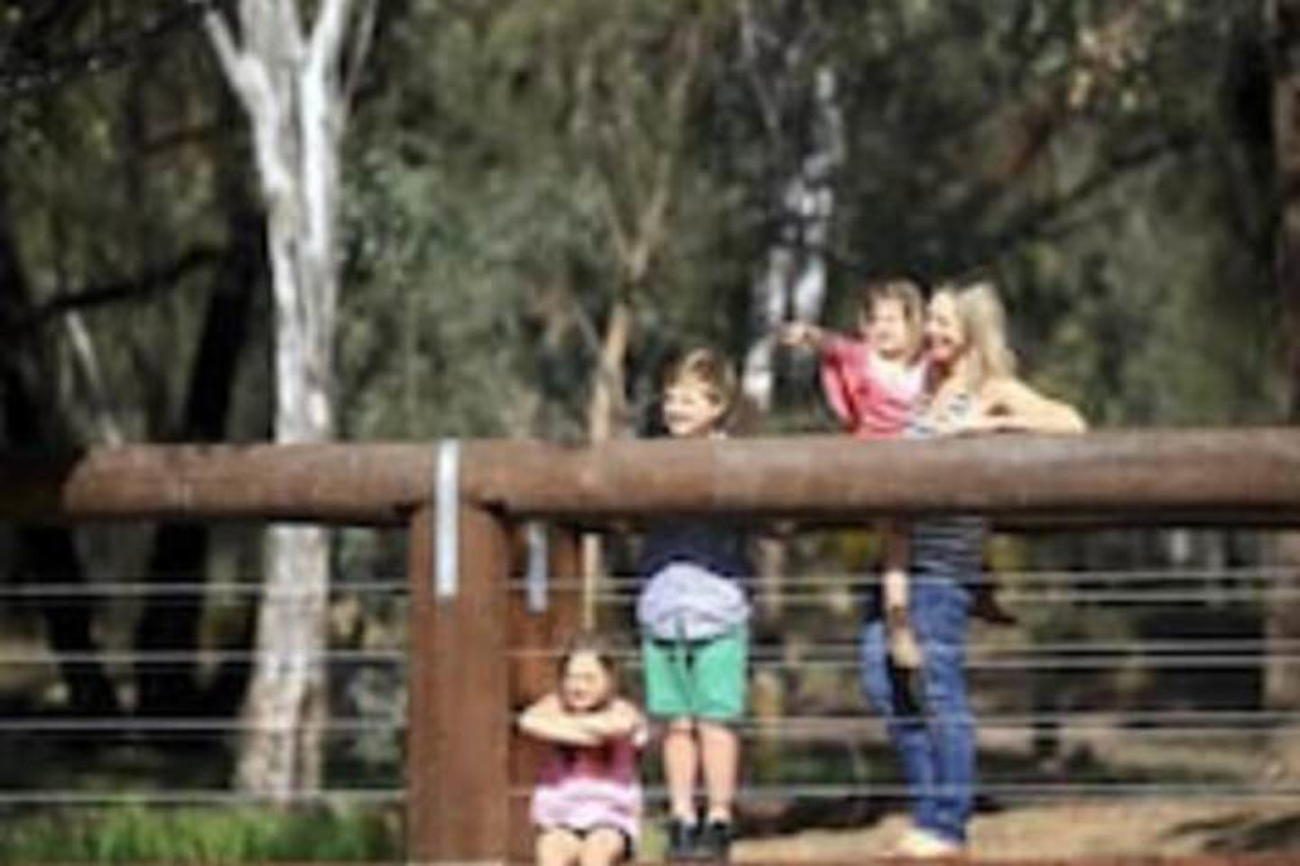 Billabong Camp Taronga Western Plains Zoo - thumb 3