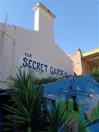 Secret Garden Backpackers - Internet Find