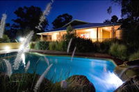 Zoofari Lodge at Taronga Western Plains - Internet Find