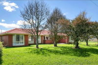 Impressive Hobby Farm Close in Bungaree - DBD