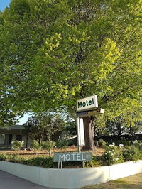 Holbrook SKYE Motel - Renee