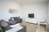 Scarborough Seaside Apartment 121 - Click Find