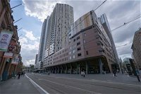 Modern Apartment in Darling Harbour - Internet Find