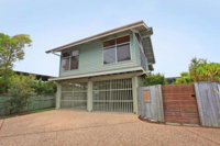 18 Northbeach Place Mudjimba Beach Pet Friendly Linen Included WIFI - Click Find