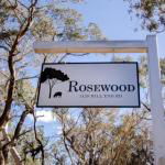 Rosewood Cottage - Internet Find