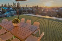 Henley Beach South Amazing Views Huge Private Balcony - Internet Find