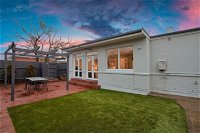 3BR Cottage With Parking Close To Adelaide CBD