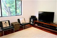 Spacious 3 Bedroom Apartment 20 Min To The CBD - Internet Find
