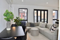 Brand New 2 Bed Apartment With Stunning City Views - Click Find