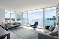 2 Bedroom Apartment With Bay View - Renee