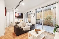 Iris Apartments by Ready Set Host - Click Find