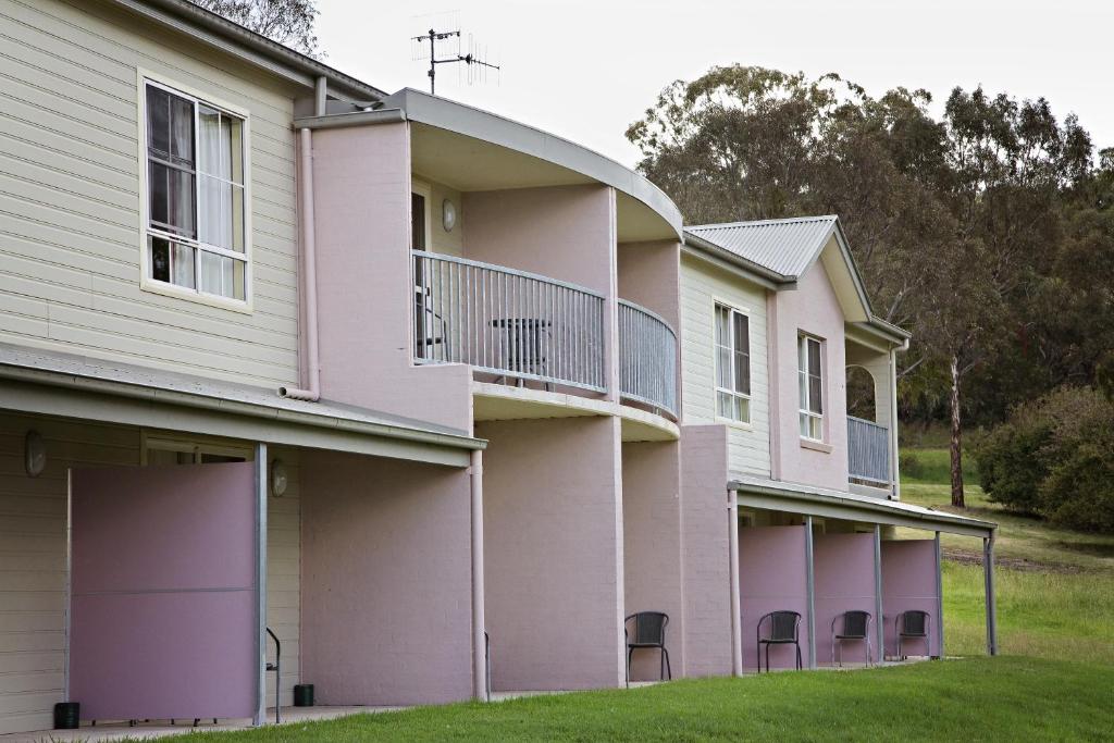 BATHURST GOLDFIELDS MOTEL On MOUNT PANORAMA - thumb 3