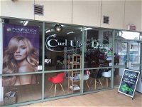 Curl Up  Dye Hairdressing - Internet Find