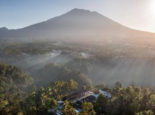 Tapa Agung View Accommodation Africa