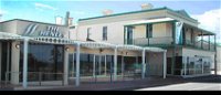 Henley Beach Hotel - New South Wales Tourism 