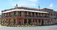 Railway Hotel - Pubs Perth