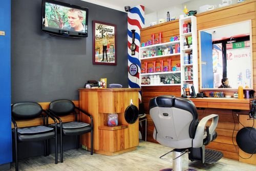 Edward Scissorhands Barber Shop - thumb 2