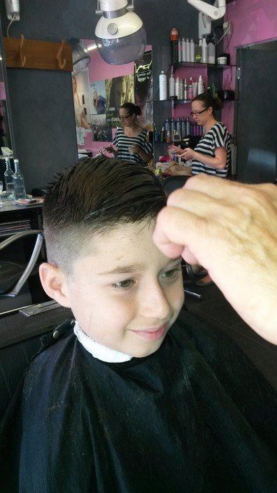 Cut & Comb Hairdressing - thumb 6