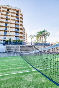 Central Hillcrest Apartment Hotel - Palm Beach Accommodation