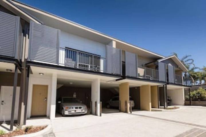 Cardiff South NSW Accommodation Redcliffe