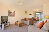 Mount Waverley Townhouses - QLD Tourism