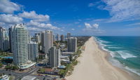 Pacific Views Resort - Accommodation Main Beach