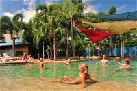 Summer House Backpackers Cairns - Click Find