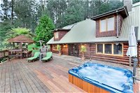 Eagles Nest Luxury Mountain Retreat - Hervey Bay Accommodation