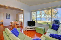 Lakes Edge Cottage - Accommodation Broken Hill